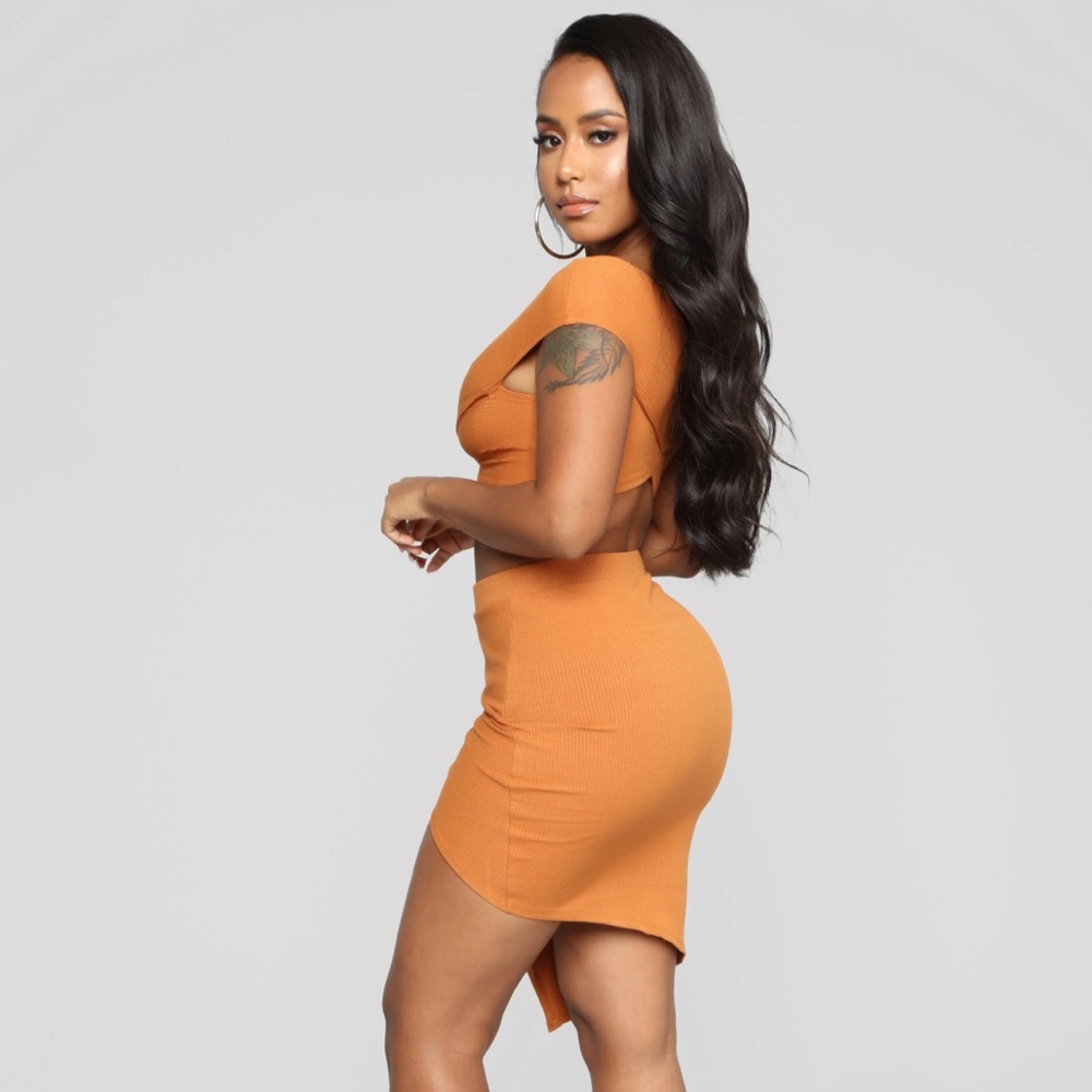 Criss cross skirt set
